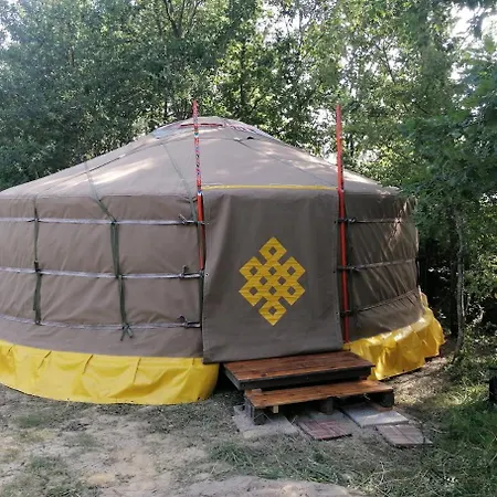 Yourte Mongole Aux Nuits Insolites D'argoumbat * Beaumont-de-Lomagne