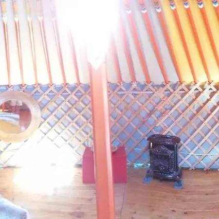 Kamp alanı Yourte Mongole Aux Nuits Insolites D'argoumbat