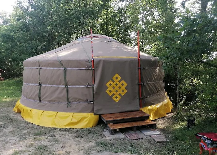 Yourte Mongole Aux Nuits Insolites D'argoumbat * Beaumont-de-Lomagne